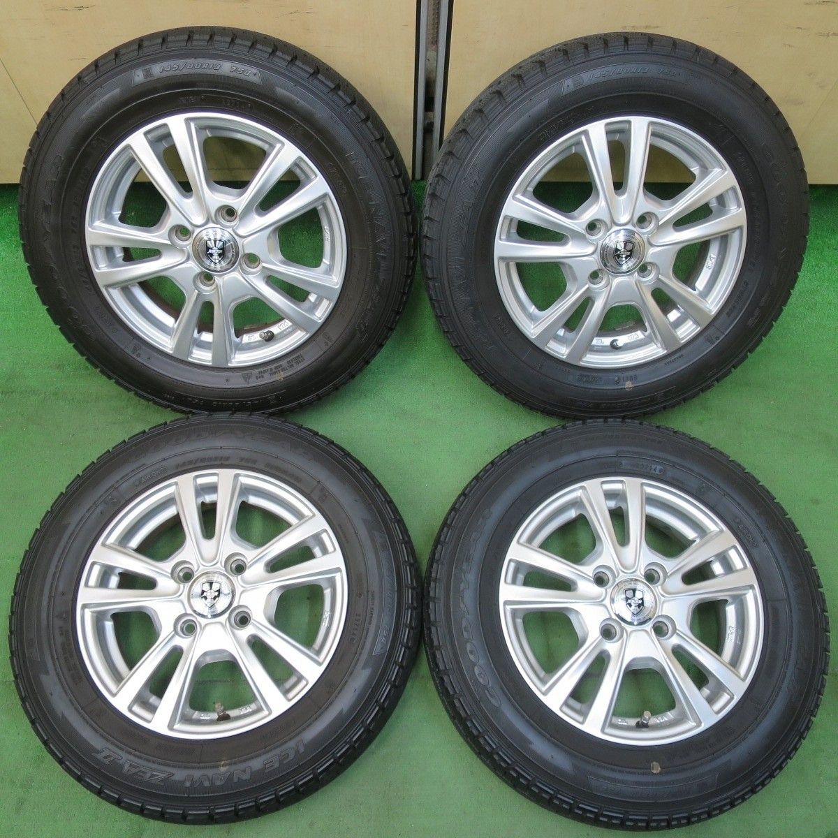 バリ溝！9.5分以上☆スタッドレス 145/80R13 グッドイヤー