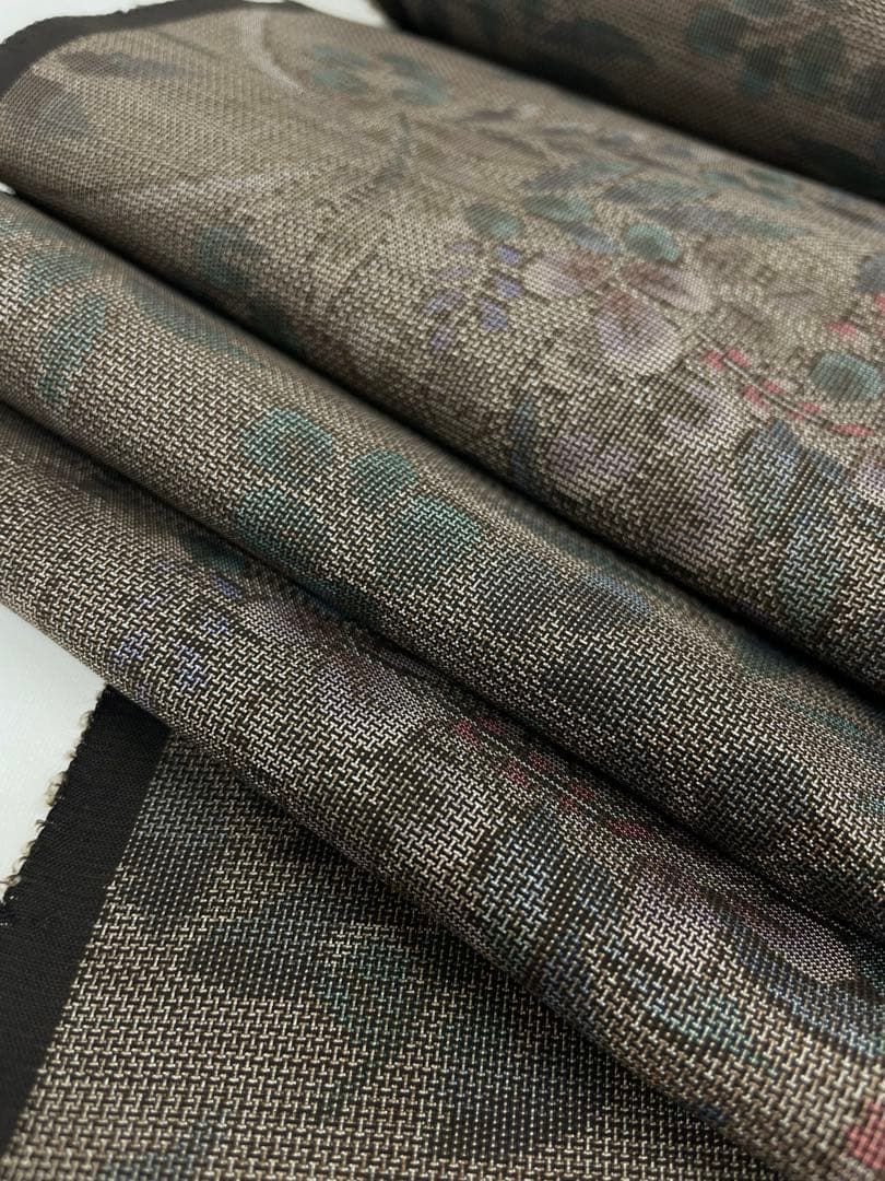 本場大島紬 泥染 疋反 通産大臣指定伝統的工芸品 正絹 反物 本場大島紬 通産大臣指定伝統的工芸品 古代染色 純泥染 正絹 反物