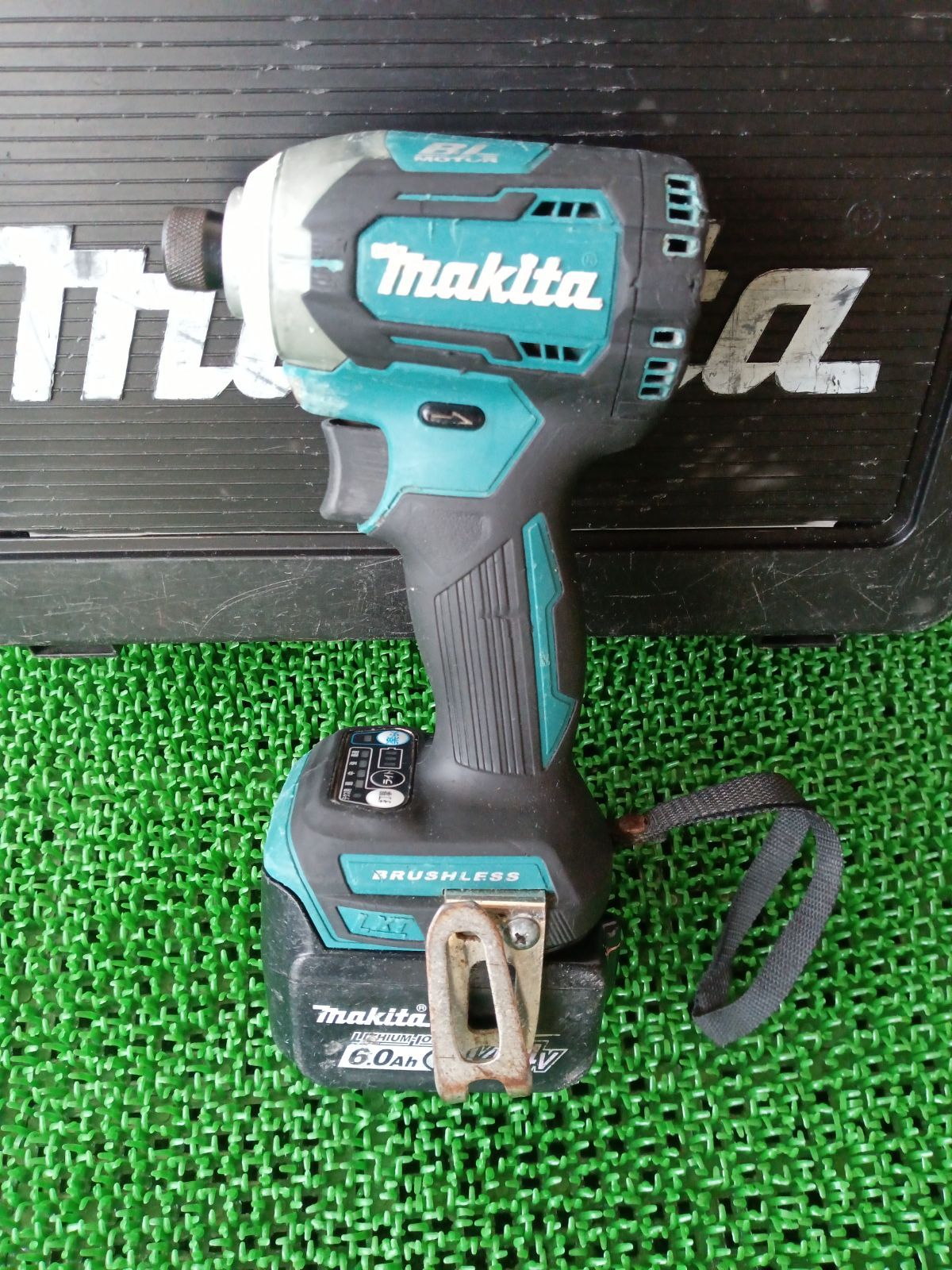 即購入OK！中古】14.4V 充電式インパクトドライバ TD160D セット品 