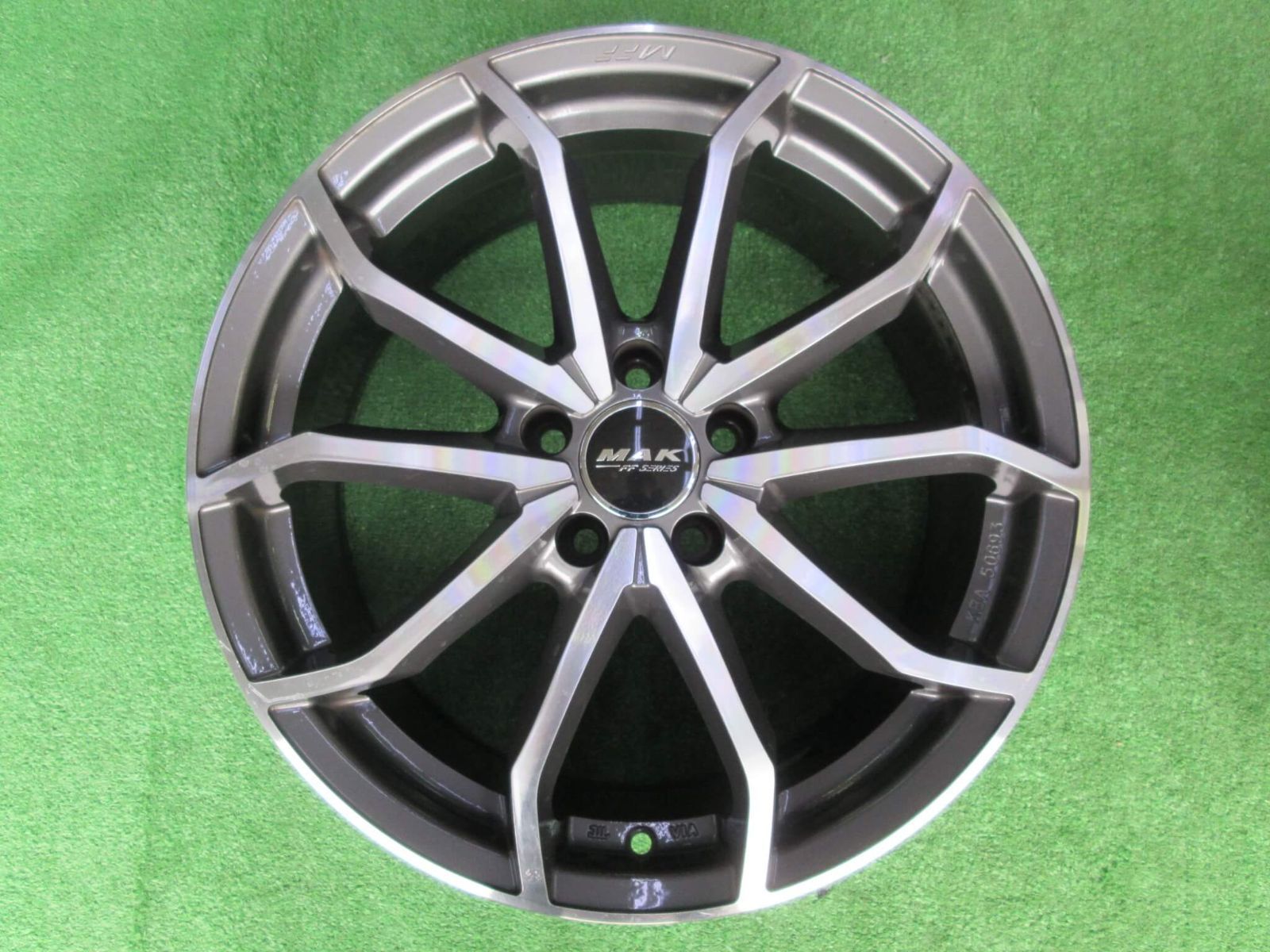 阿部商会 レーベFF 8J-18 5H112 +40 アウディQ3、Q5用中古
