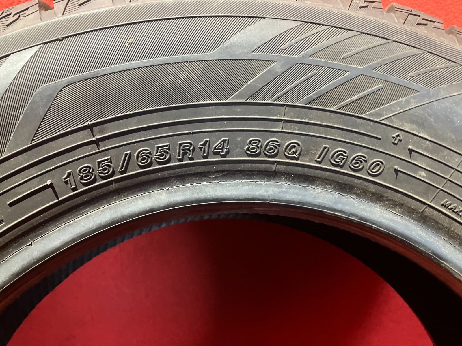 スタッドレスタイヤ