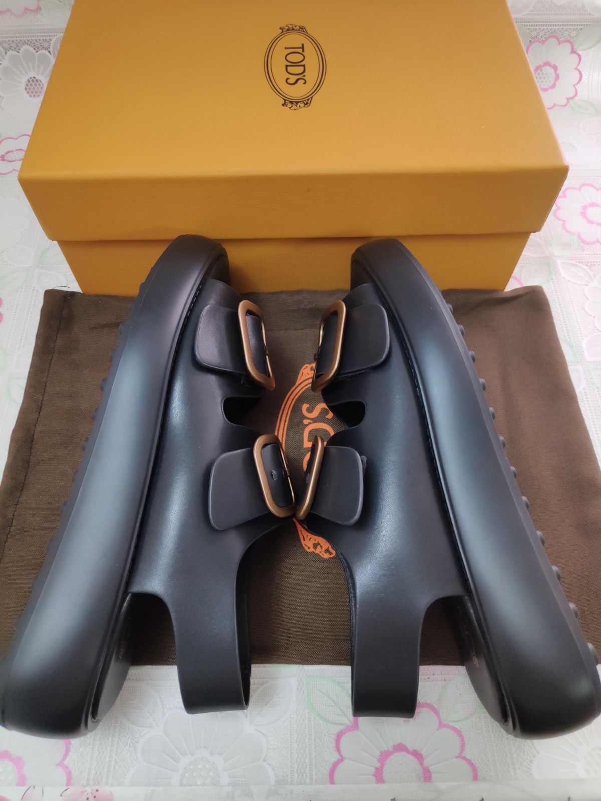 超人気✨TODS/トッズ サンダル 黒 ダブルベルト ロゴメタル