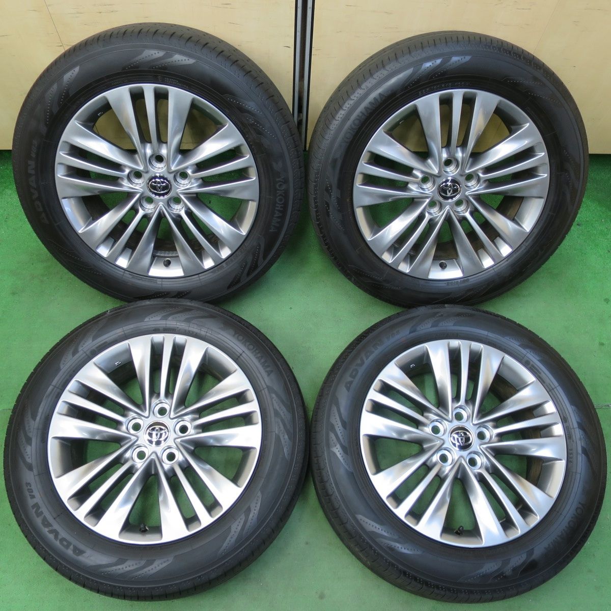 新車外し 24年 トヨタ 40系 アルファード 純正 225|60R18 ヨコハマ アドバン V03 18インチ PCD120|5H 5042306イノ