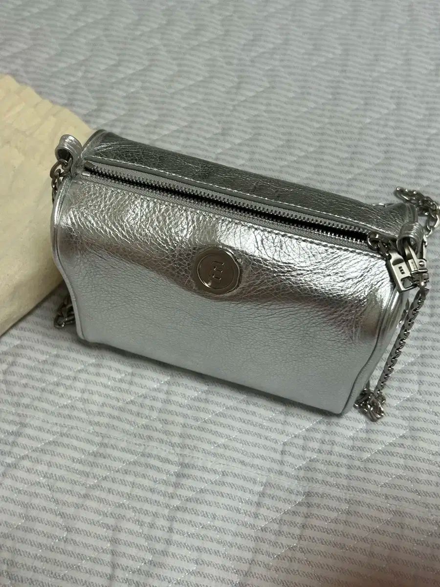 MINITMUTE ミニミュート brett シルバーバッグ 販売