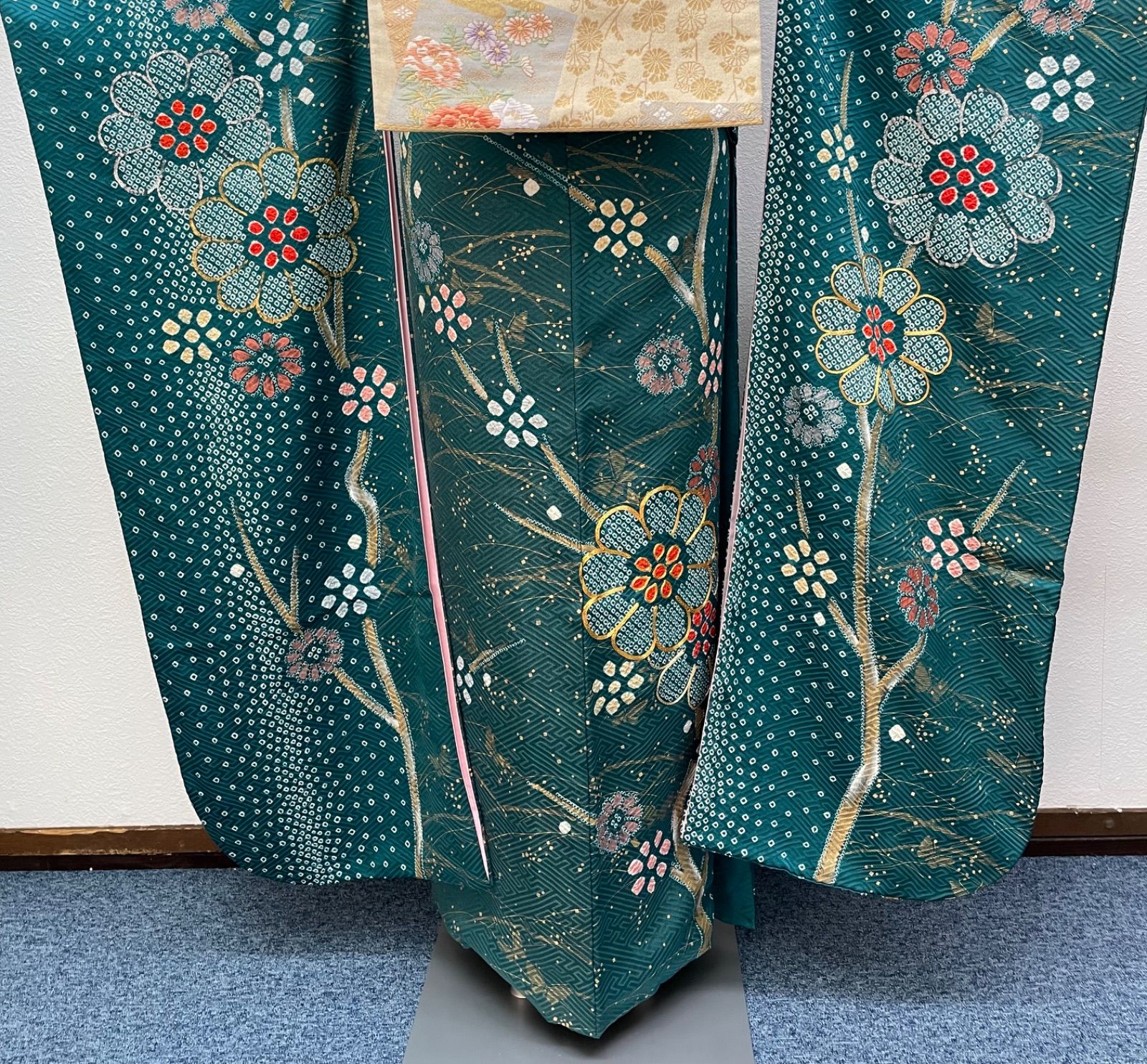 22146 振袖6点セット絞りと金駒刺繍グリーン菊蝶