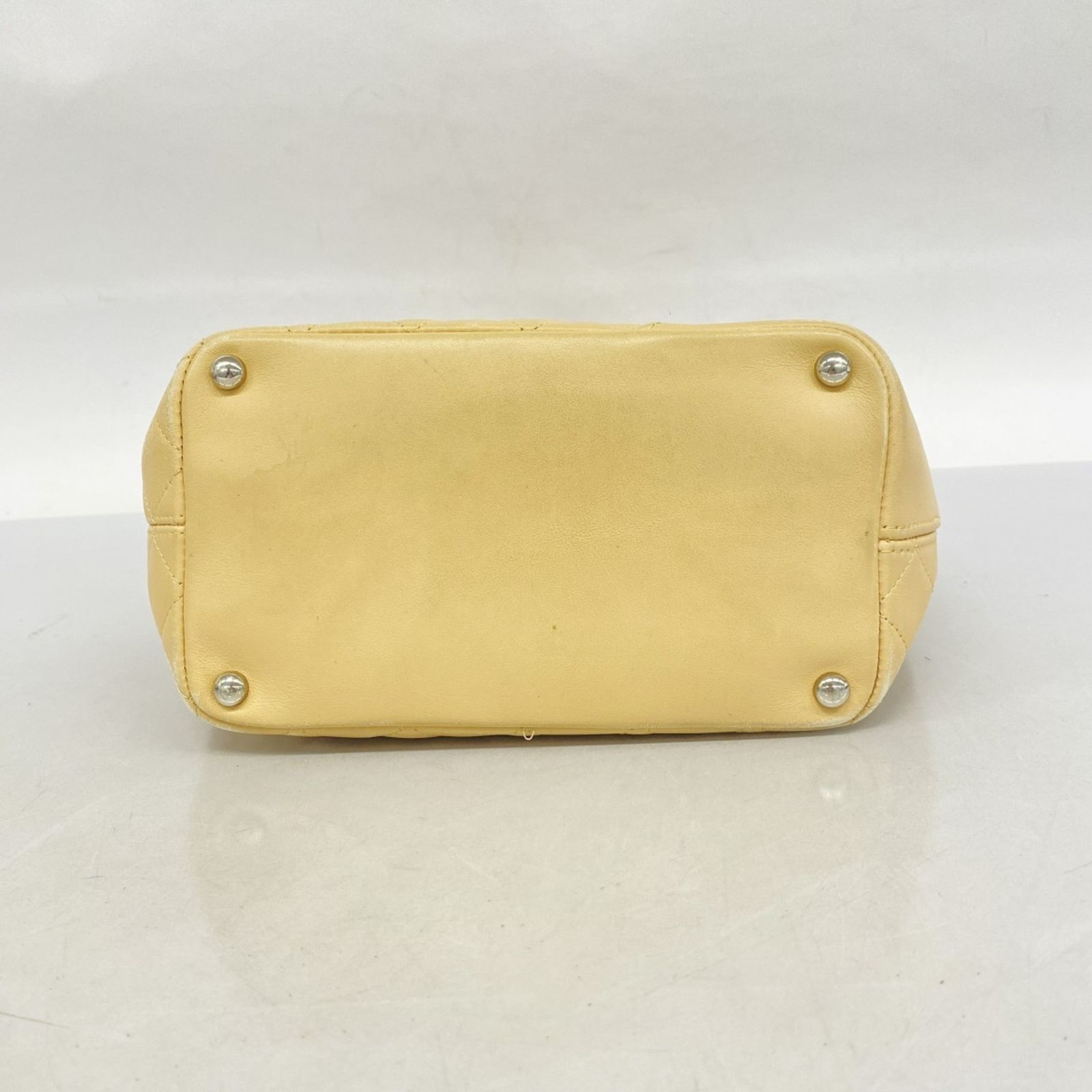 Chanel シャネル
