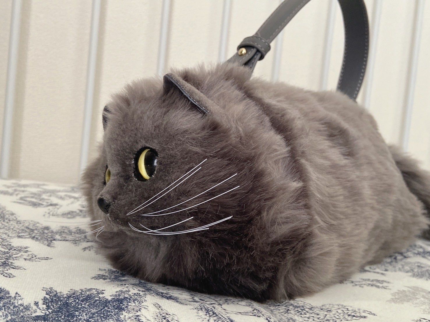 柊グリーンのバックにモフモフフードの猫♡ ハンドメイド tote-bag?angle=front&color=
