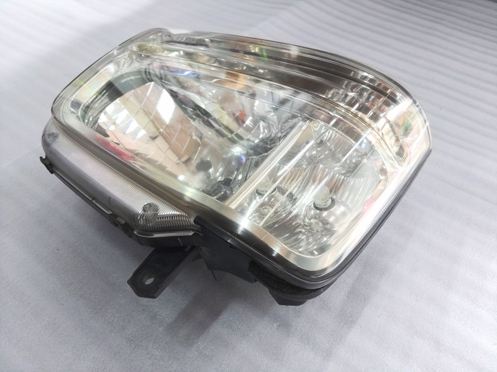 スズキ エブリィワゴン DA62W 中古部品 右 ヘッドライト ヘッドランプ