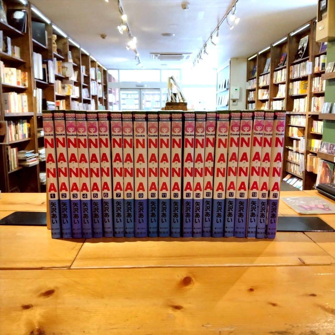 NANA 全巻 NANA 全巻 初版 帯付き 矢沢あい Amazon.co.jp: 良品漫画