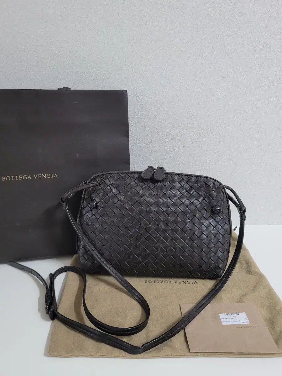 最安値 ボッテガ ヴェネタ ナッパ ウィービング クロスバック