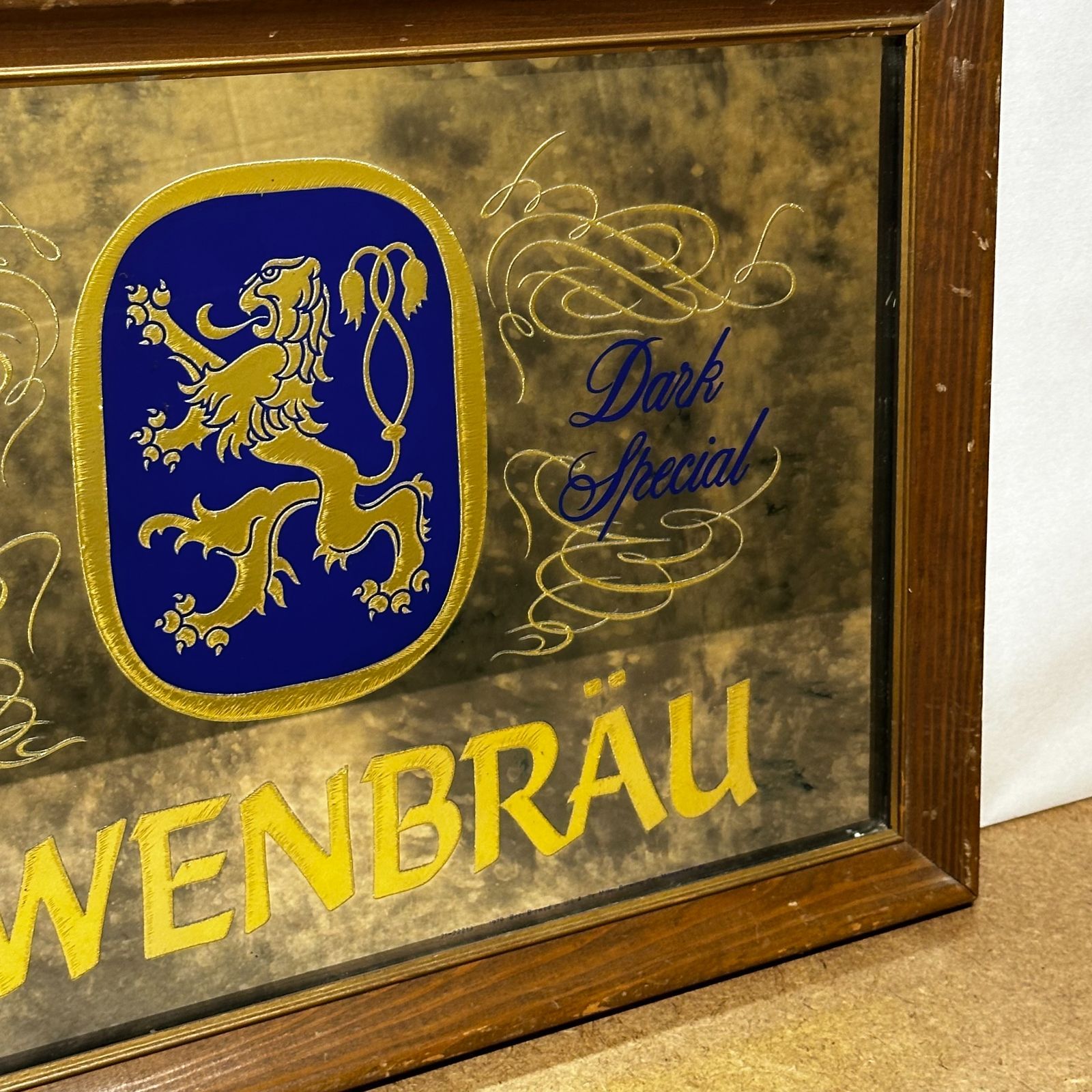 LÖWENBRÄU パブミラー LÖWENBRÄU パブミラー Vintage Lowenbrau Beer Mirror On Draft Bar