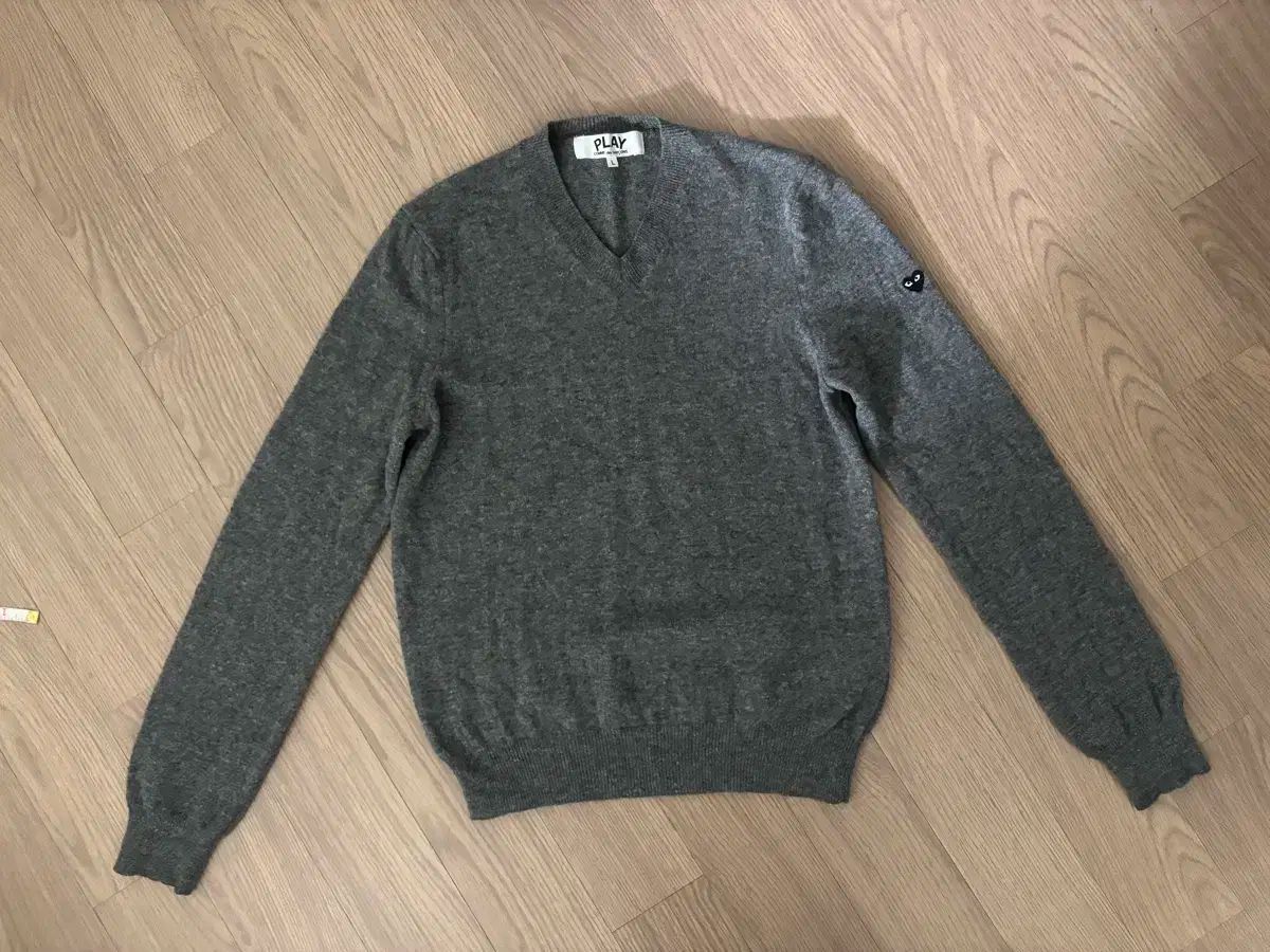 華奢フィットが出るCOMME des GARCONS コム デ ギャルソン 正規品 ニット Vネック ニットTシャツ レディース Mサイズ