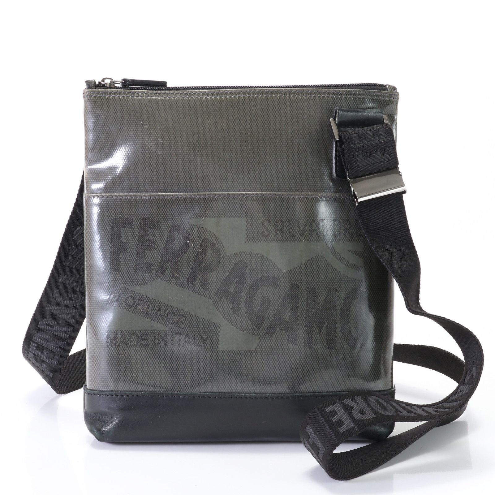 美品 サルヴァトーレフェラガモ PVC ロゴ ショルダーバッグ 斜め掛け