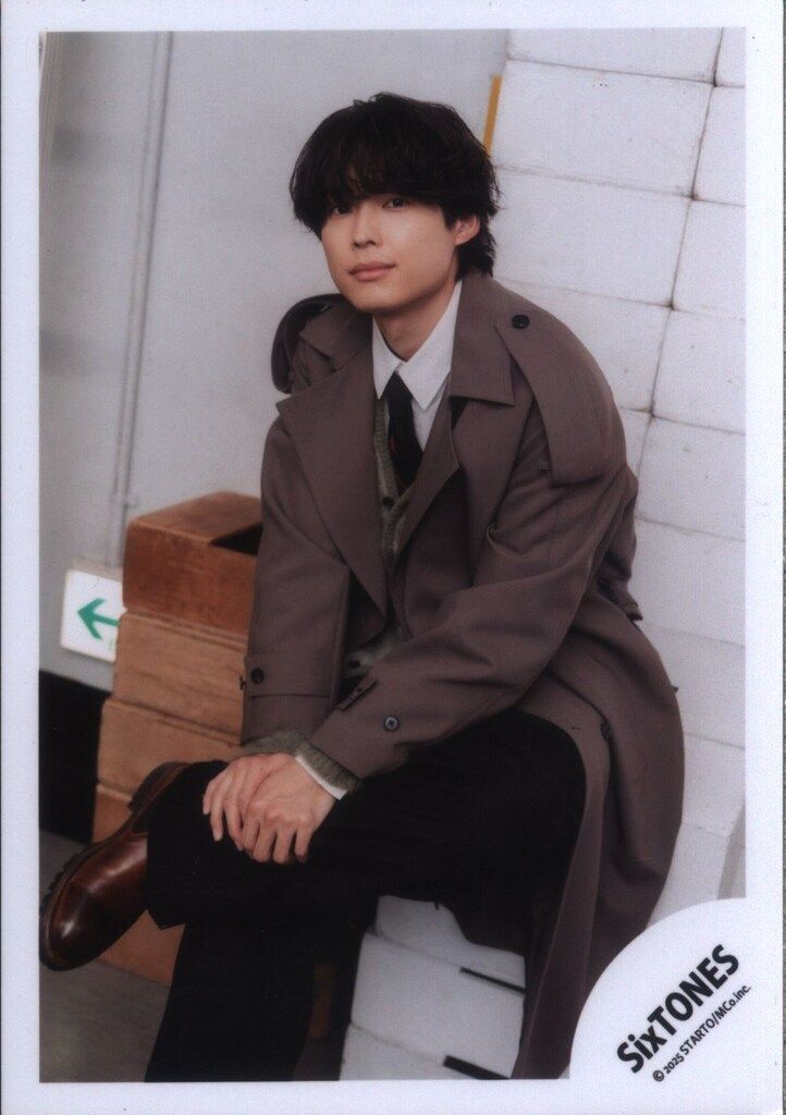 SixTONES 25年YOUNG OLD 松村北斗 公式写真 *1枚 - メルカリ