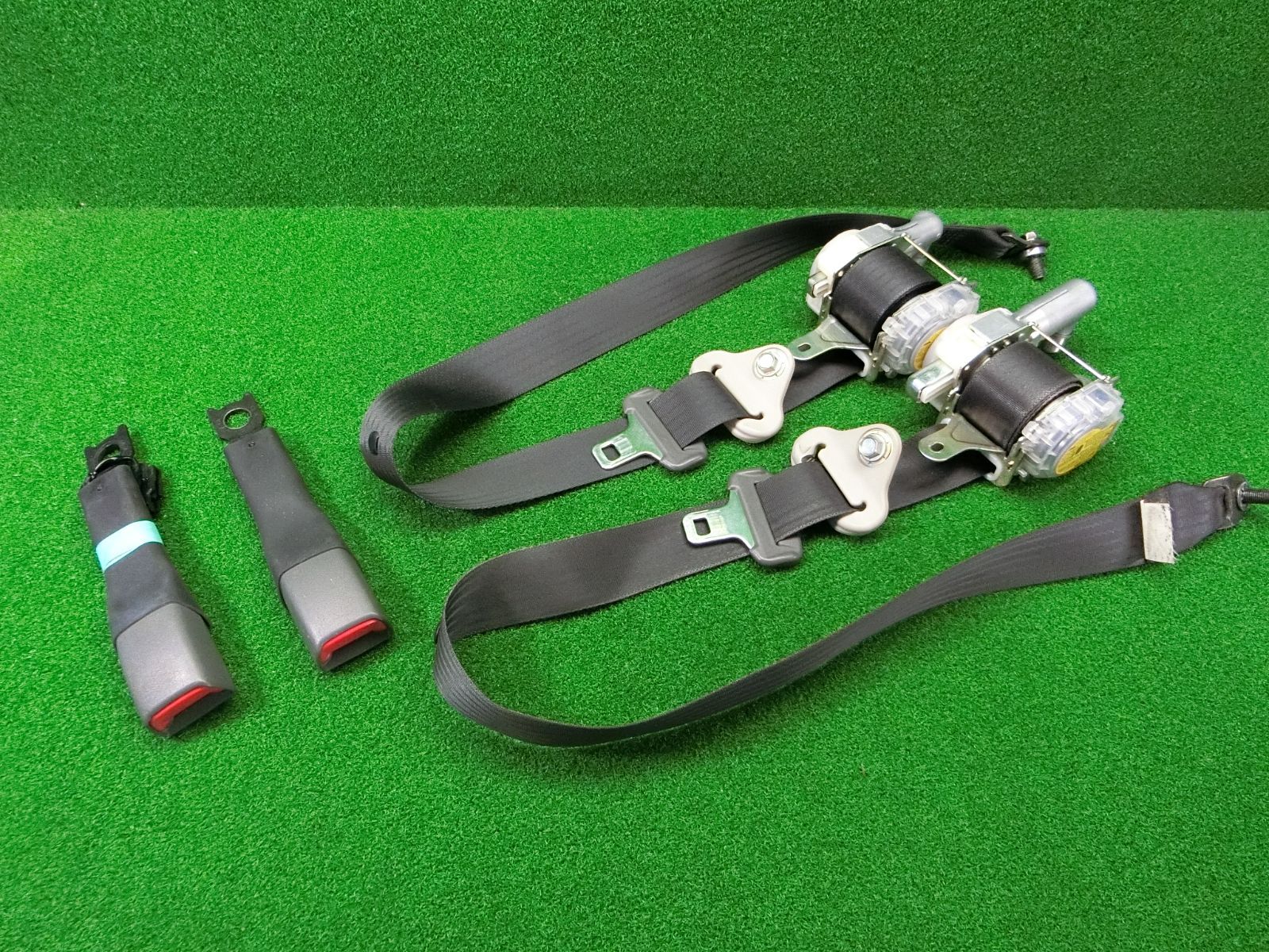 K9918 ムーヴ カスタム L175S 後期 フロント シートベルト 左右セット キャッチ 7R1730-P 7Q8400-P