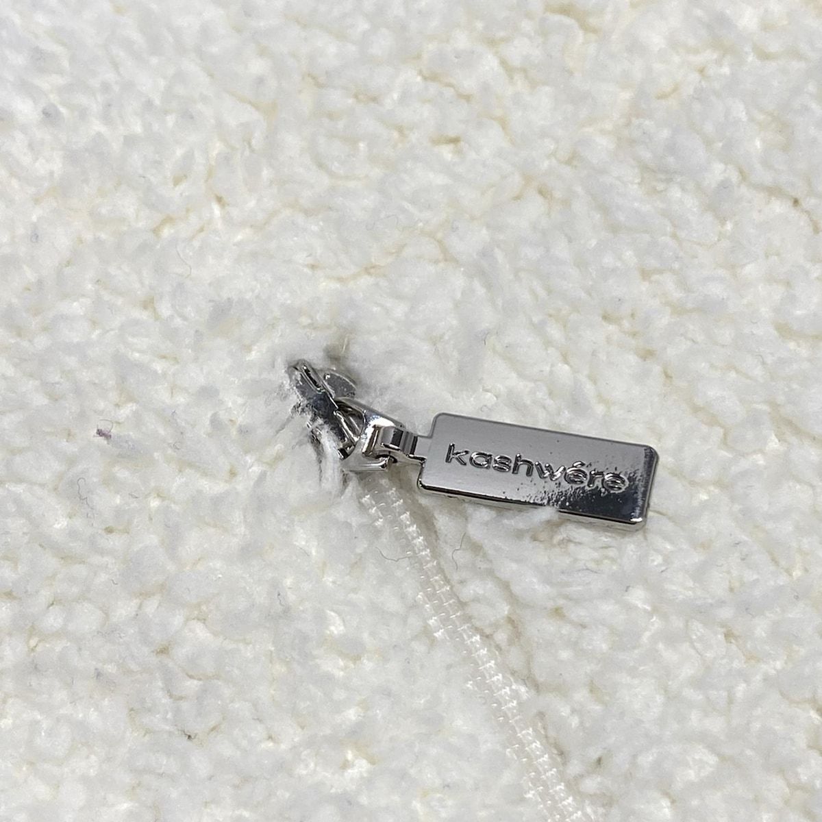 アイボリー×黒×ブルーグリーン