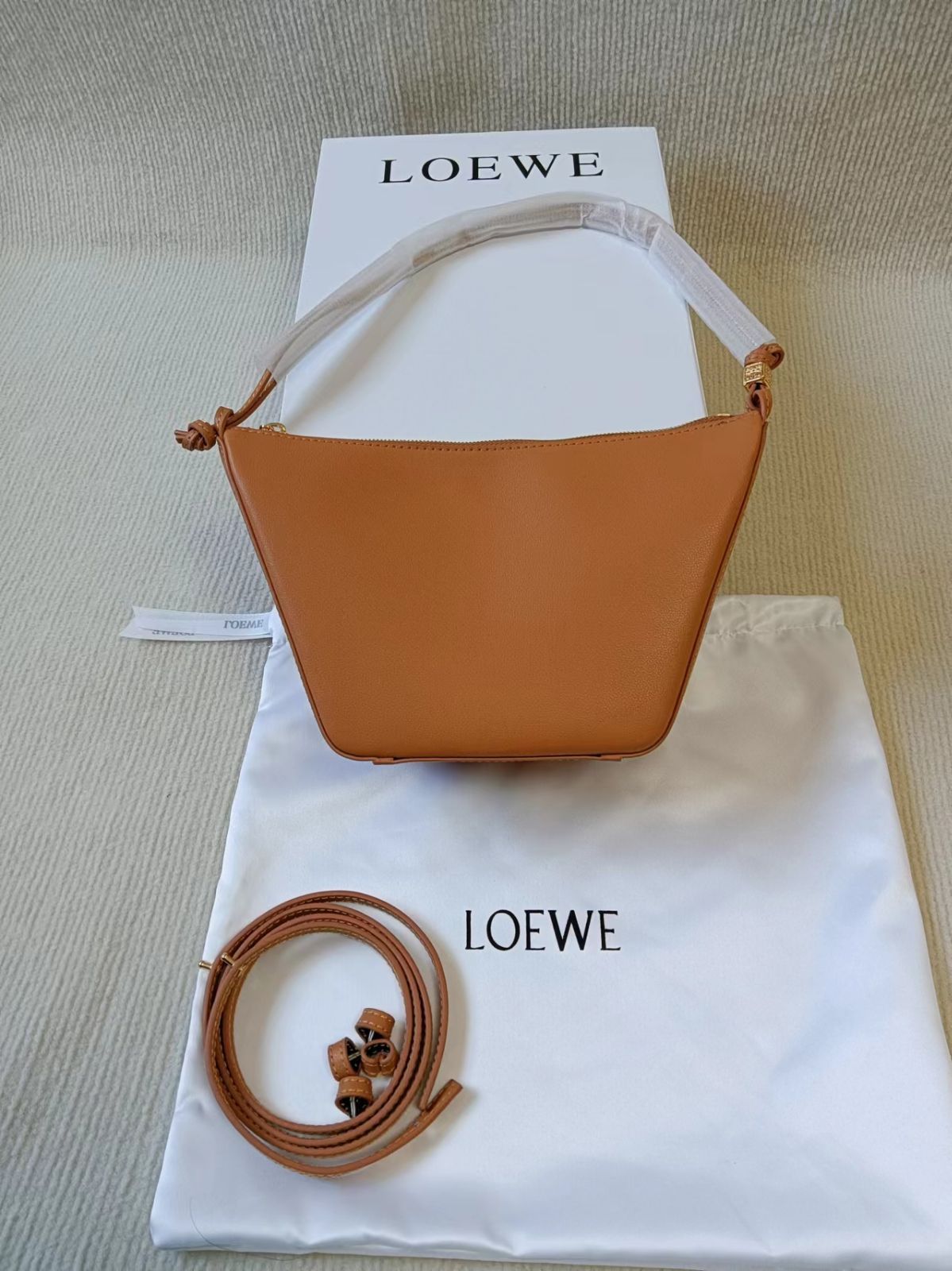 【新品】 LOEWE ハンモック ホーボーバッグ ショルダーバッグ