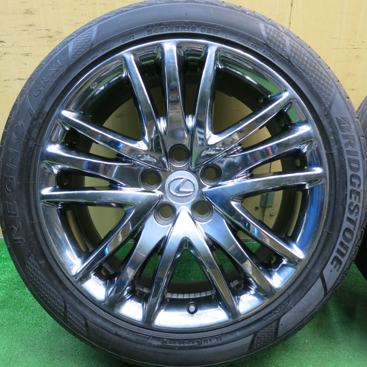 245|45R19 ブリヂストン