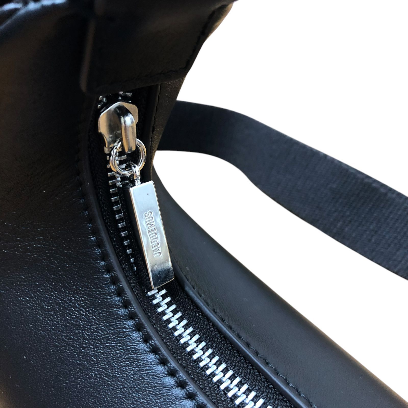 JACQUEMUS ジャックムス バッグ ボディバッグ 本日特価] JACQUEMUS ジャックムス 新作 手提げ/クロスボディ