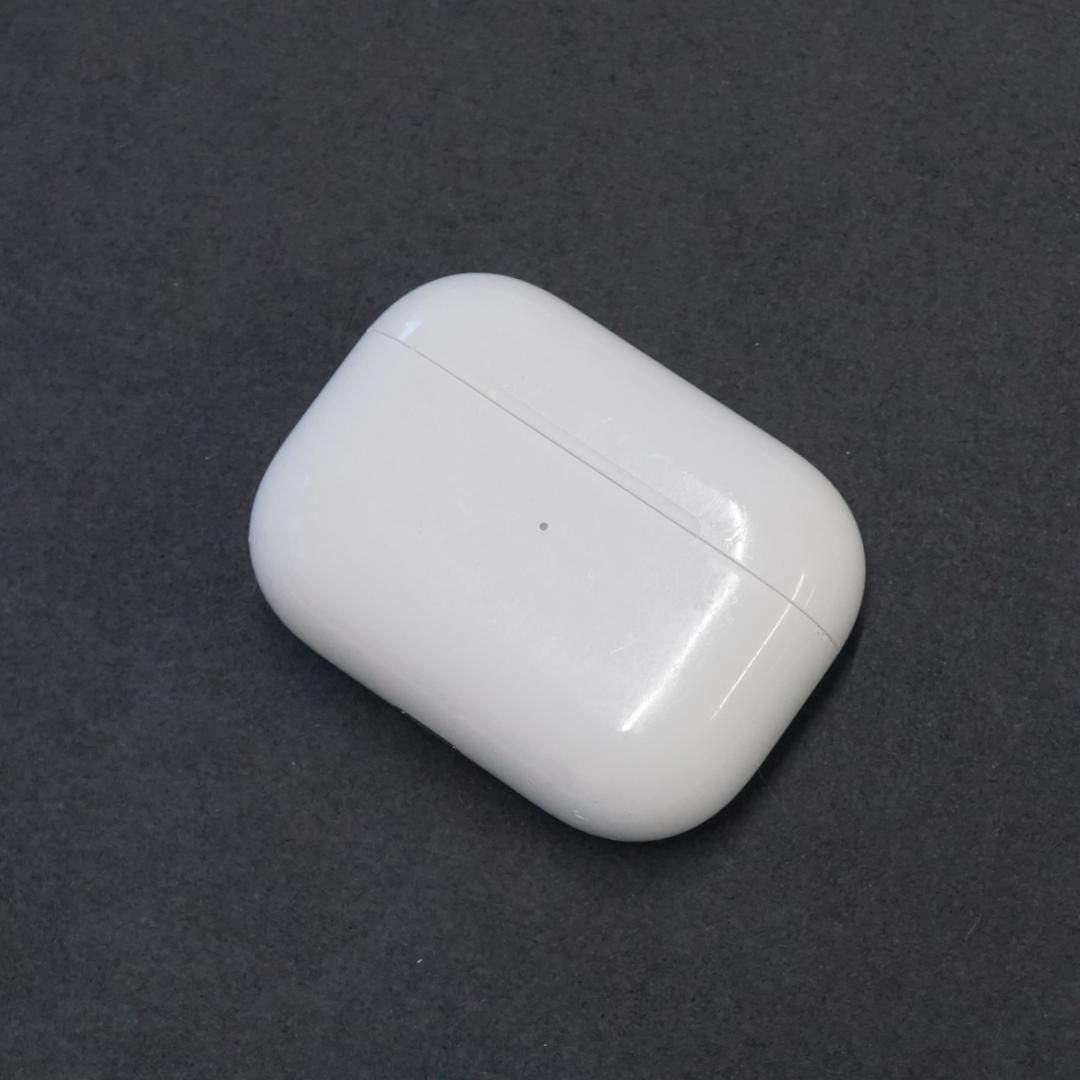 AirPods Pro 第一世代 充電ケースのみ 海外モデル USED美品 純正 完動 AirPods Pro 第一世代 充電ケースのみ 海外モデル USED美品 純正 完動