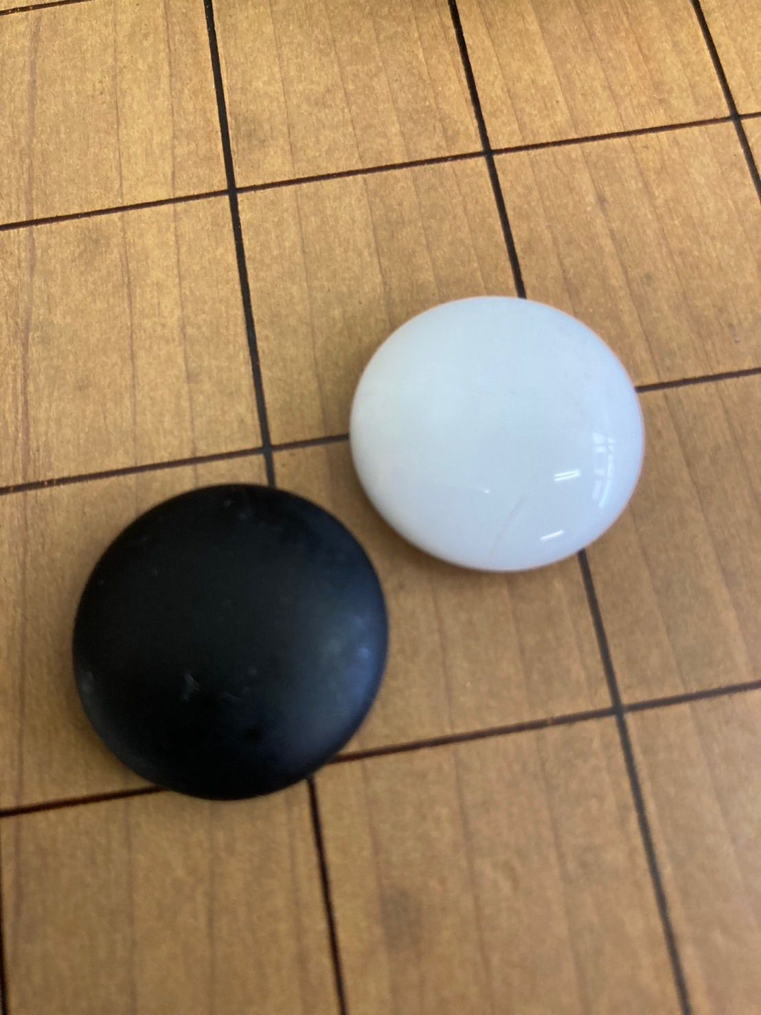 【品】 高級 木製 脚付き 囲碁盤 & 碁石セット ボードゲーム 囲碁 昭和レトロ 現状品①