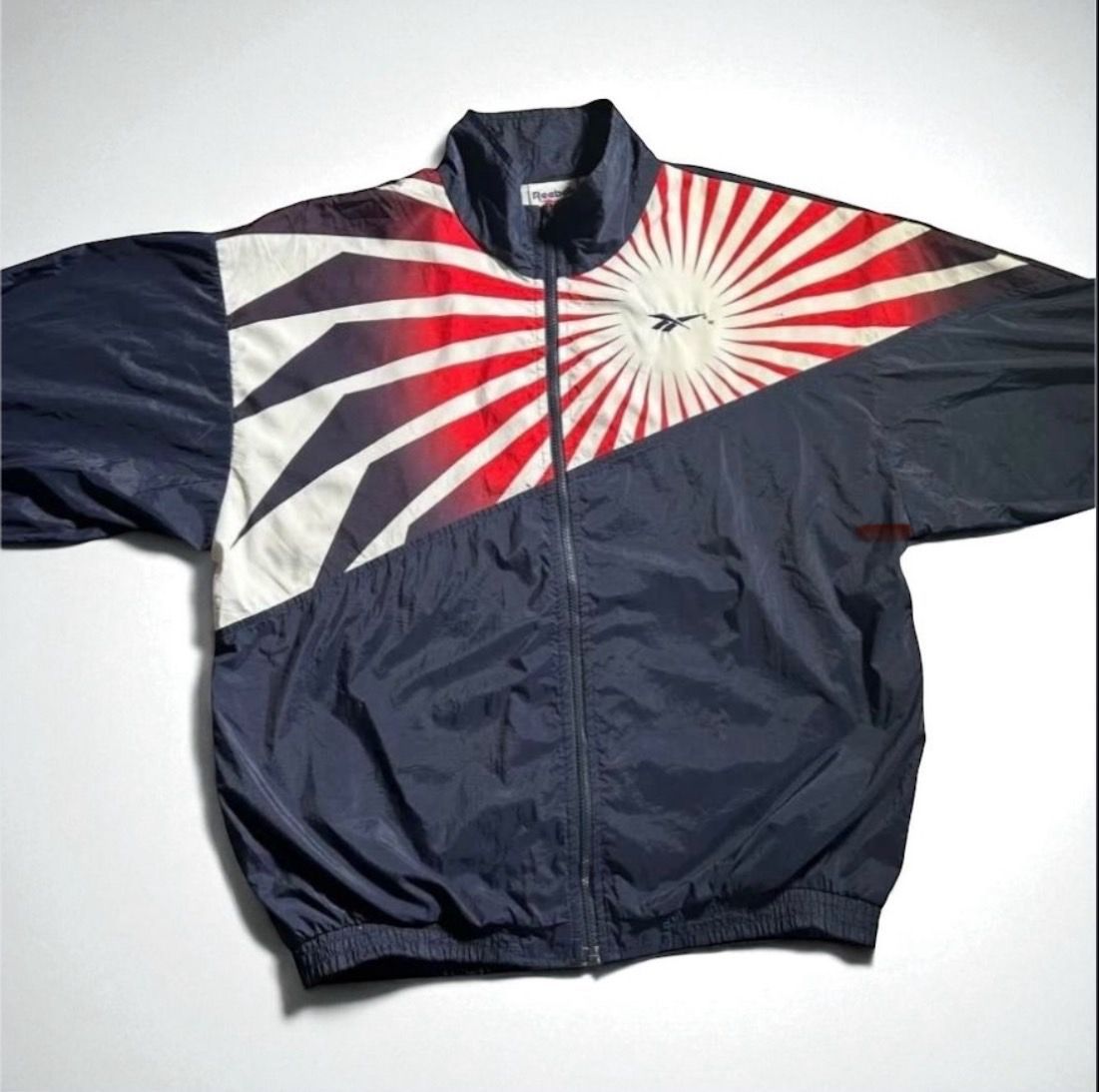 リバプールリーボックナイロンジャケット90s刺繍ロゴvintage古着ネイビー リバプールリーボックナイロンジャケット90s刺繍ロゴvintage古着