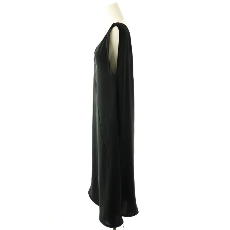 【MM6 Maison Margiela】 深いVネックワンピース ブラック MM6 Maison Margiela（ｴﾑｴﾑｼｯｸｽ ﾒｿﾞﾝ ﾏﾙｼﾞｪﾗ）の「MM6 WOMAN