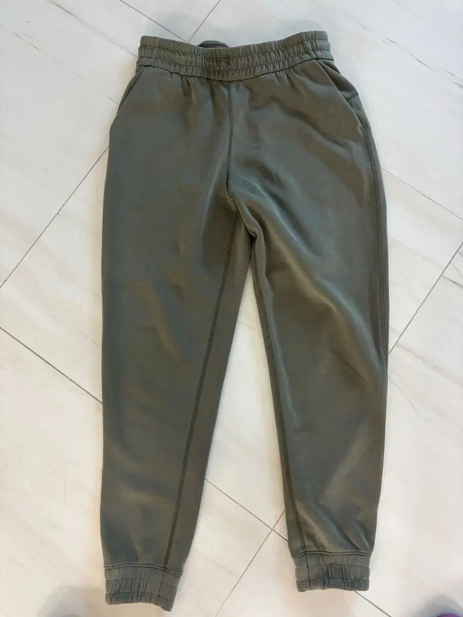lululemon ルルレモン ソフトストリーム ジョガー カーキ m