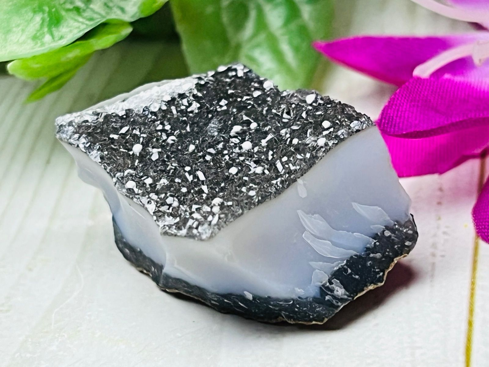 カルサイト共生　ギャラクシー　ブラックアメジスト クラスター 原石 ラフストーン カルサイト共生 ギャラクシー ブラックアメジスト クラスター