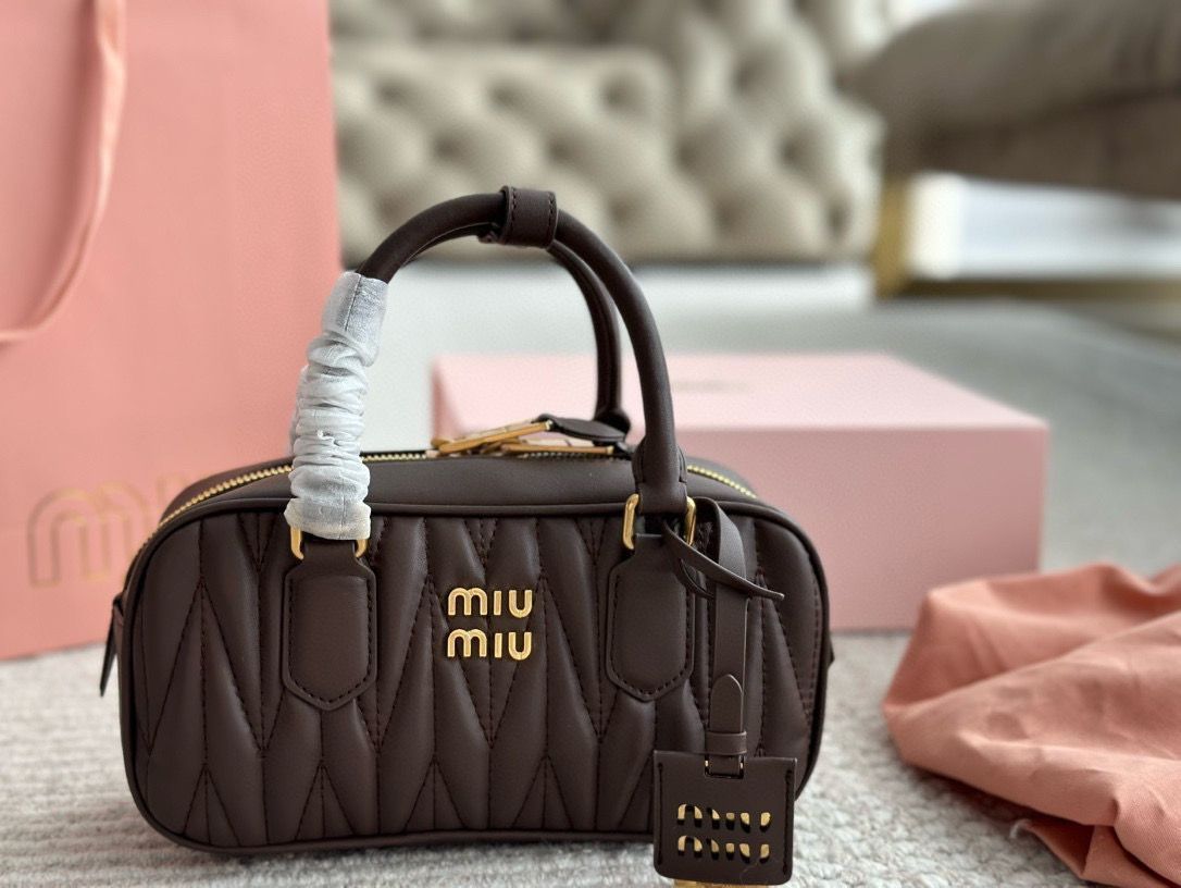 MIU MIU - ｻﾏｰｾｰﾙ開催中❗️プロフ確認❗️miumiu ボーリングバッグ  ダークブラウン 今日特価】Miu Miu Bowling Bag/Office Bag ミュウミュウ