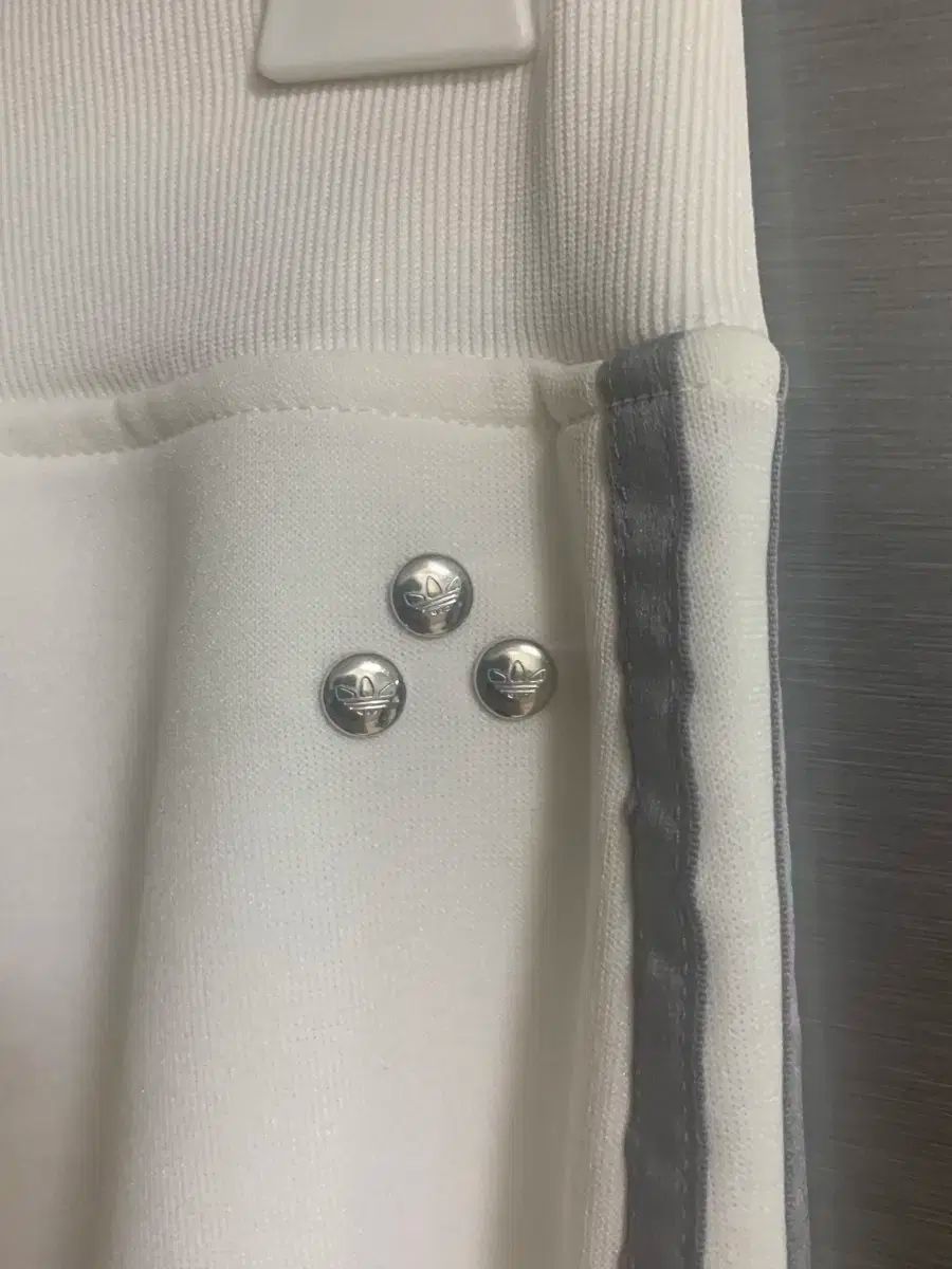 グリッター ロゴ