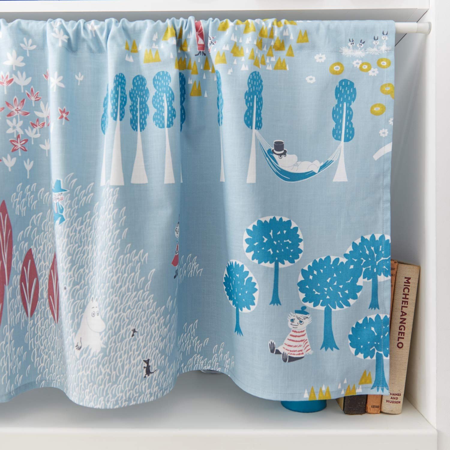 人気商品】(MOOMIN) ムーミン 小窓用 カフェカーテン ここにいる