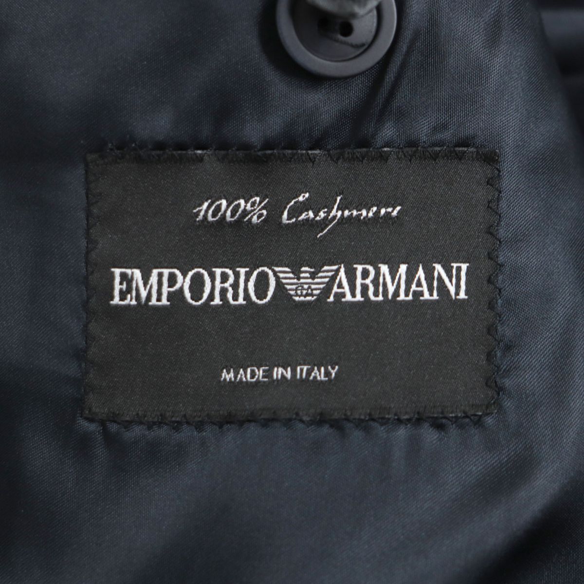 極美品▽2018年製 黒タグ エンポリオアルマーニ ロゴ入りボタン