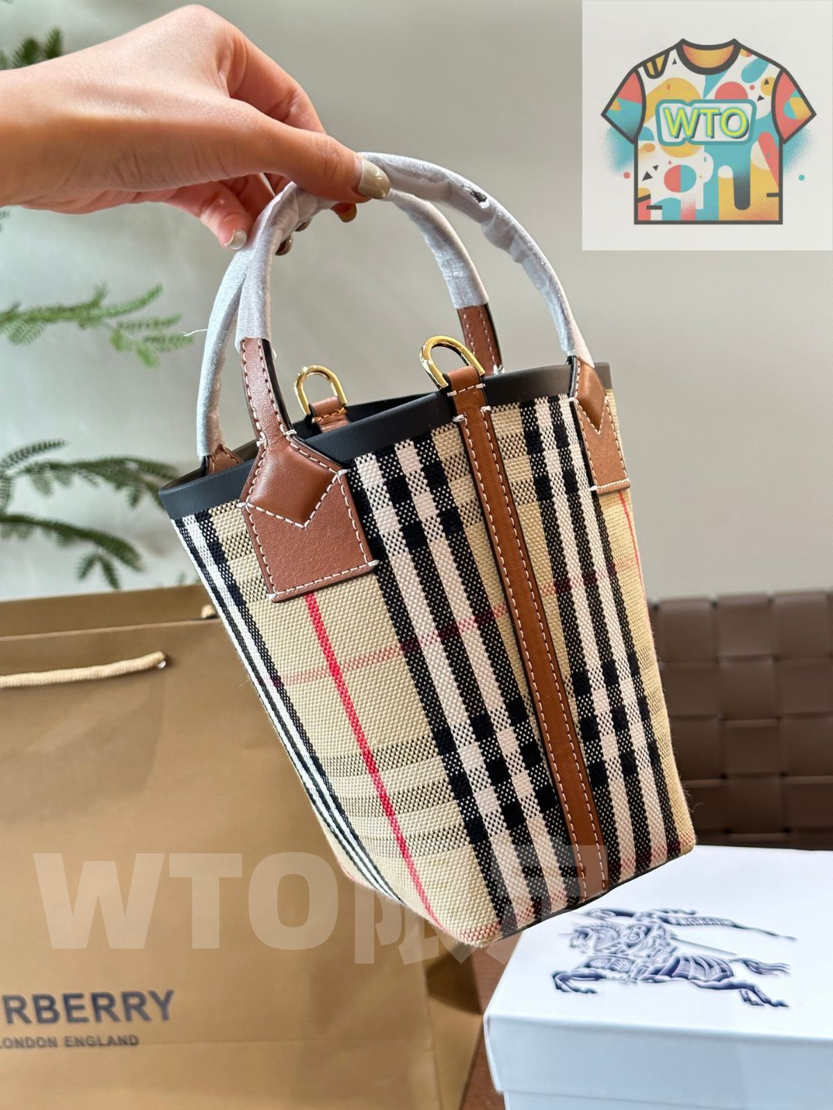 今日WTO】Burberry Mini London Tote Bag - バーバリー ミニ