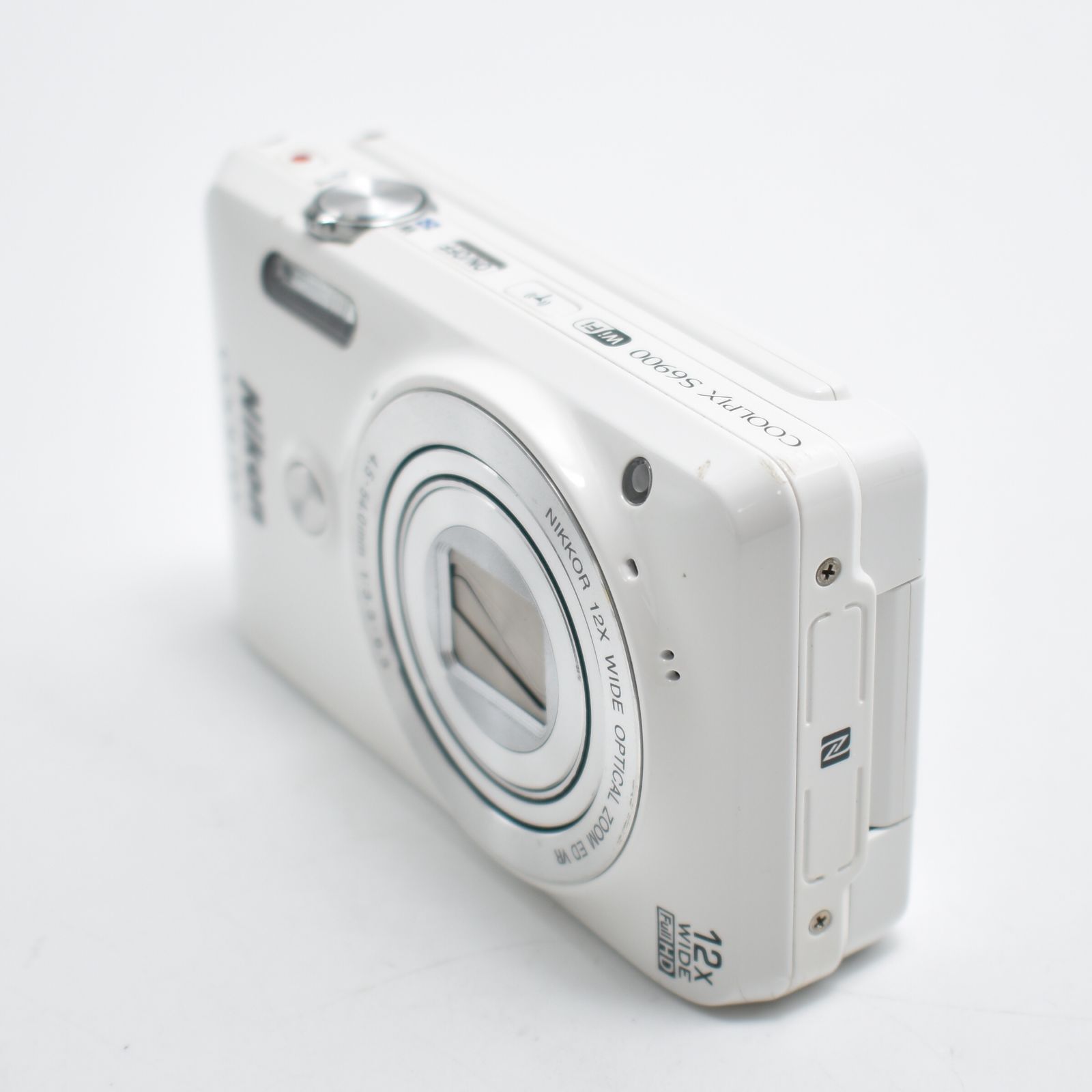 Nikon COOLPIX S6900 ホワイト ケース付き Nikon COOLPIX S6900