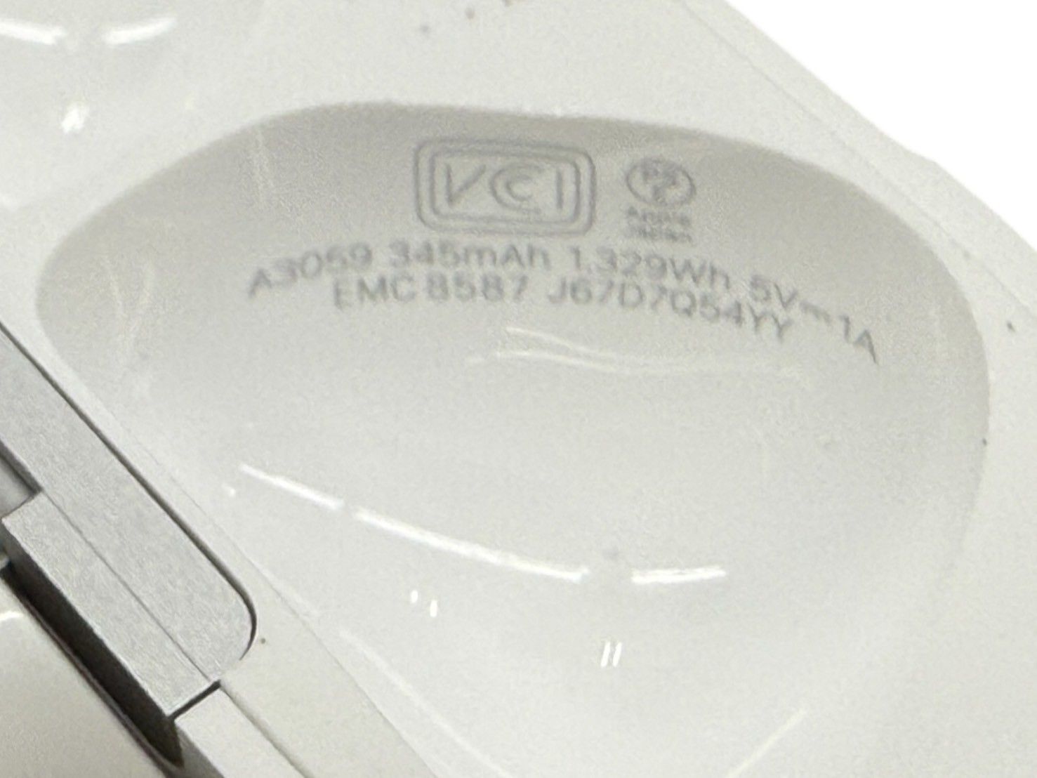 AirPods 4