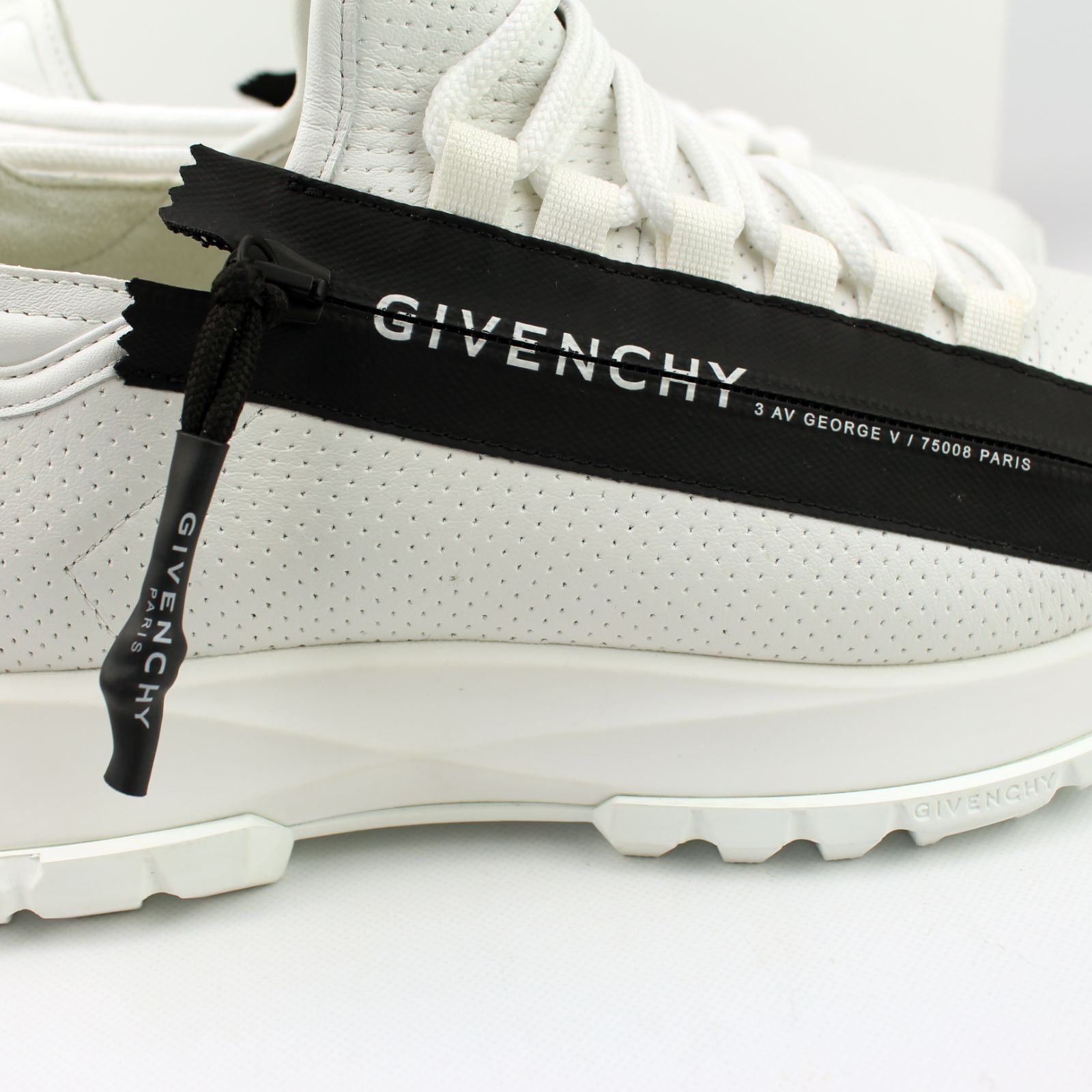 GIVENCHY スペクトル ローランナー レザースニーカー メンズ