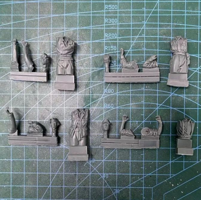 ミリタリー 兵士4体 ミニチュア 1/35スケール フィギュア 外国兵