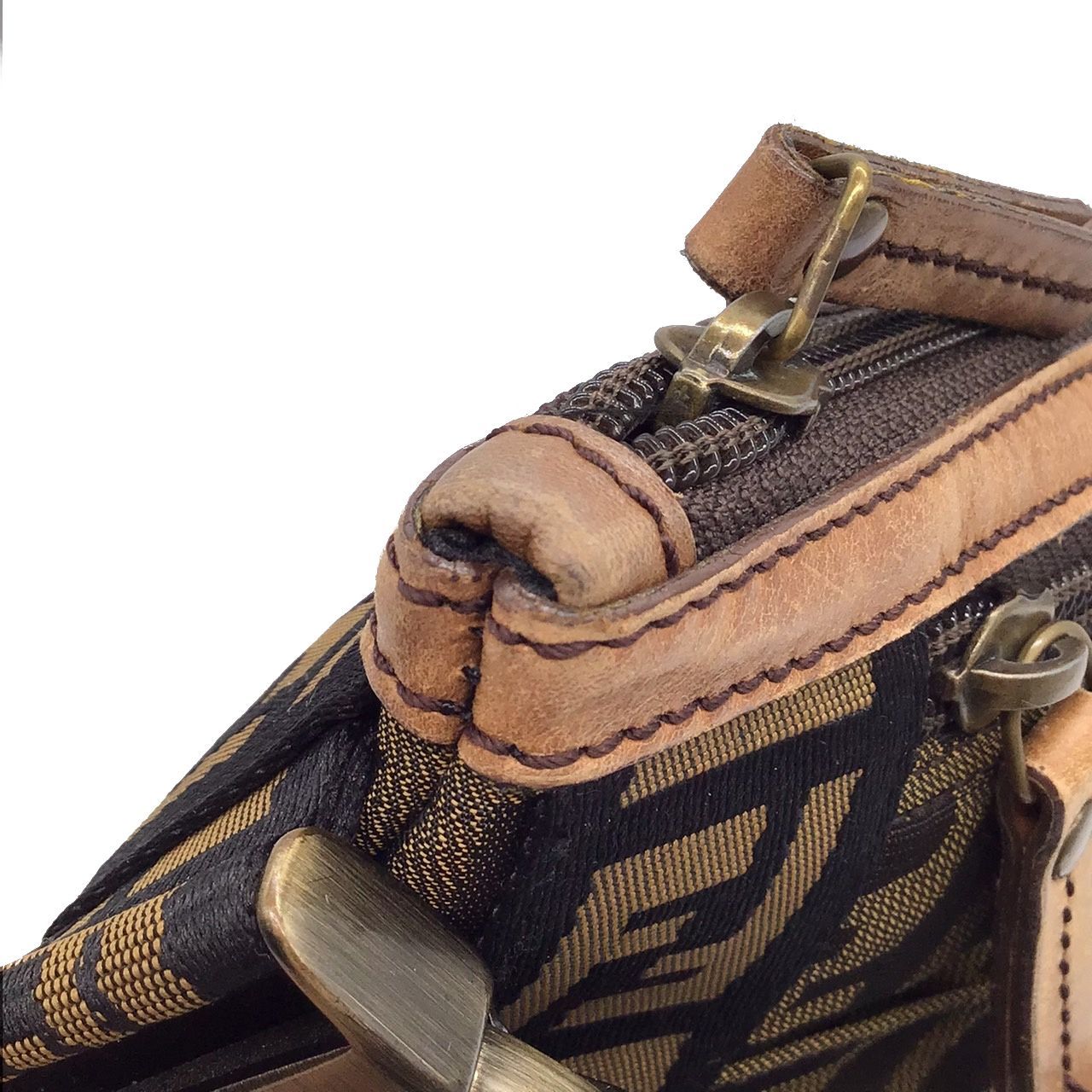 FENDI フェンディ ズッカ柄 ボディバッグ 7VA187 カーキ