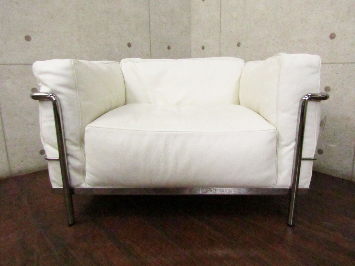 展示品/Cassina/イタリア最高級/LC3/3 FAUTEUIL GRAND CONFORT， GRAND MODELE/白総革/ル・コルビュジエ /1人掛けソファ/135万/eee5860m - 品質保証書