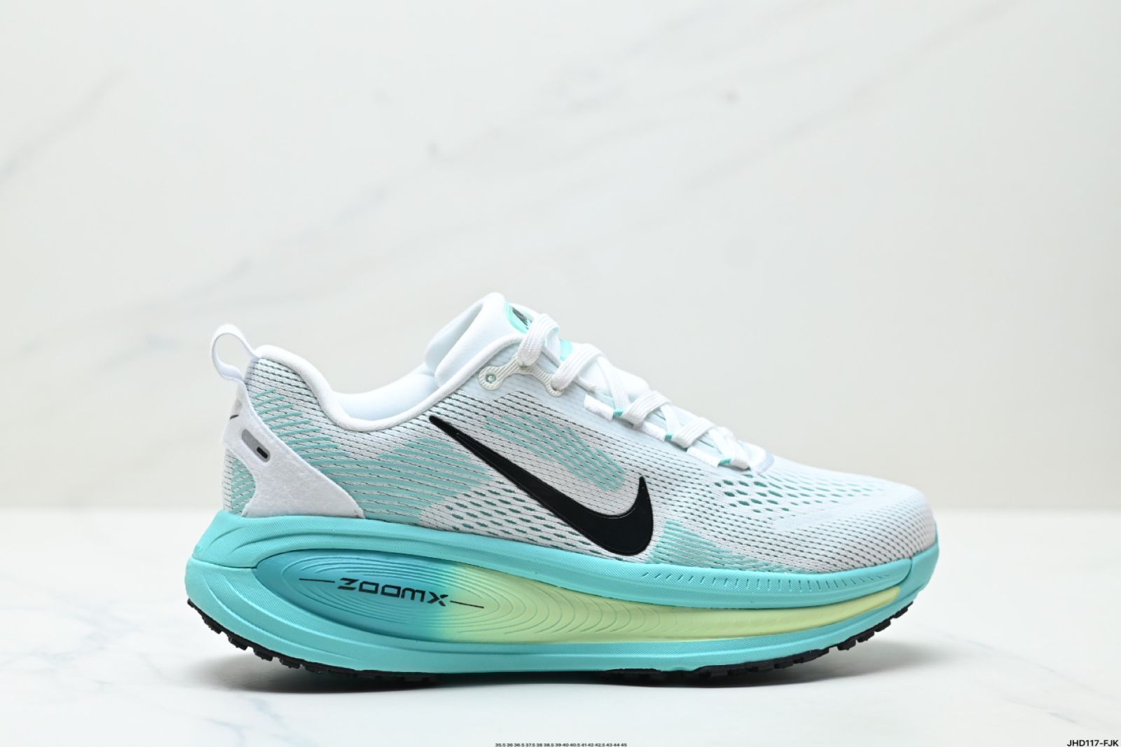 新品　NIKE ボメロ18 サイズ24.5 タグ付 マキシマム クッショニングを搭載したナイキ ボメロ 18が2月27日