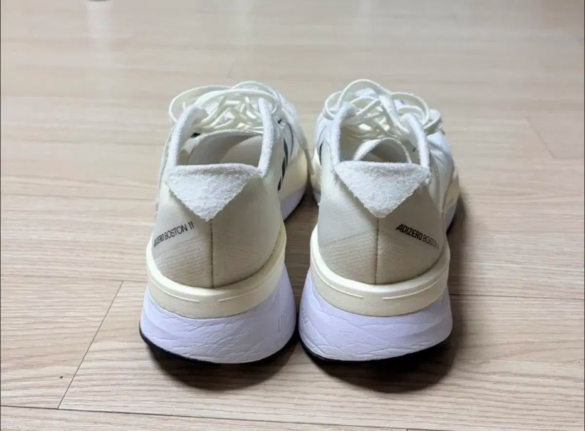 マラソンスニーカー