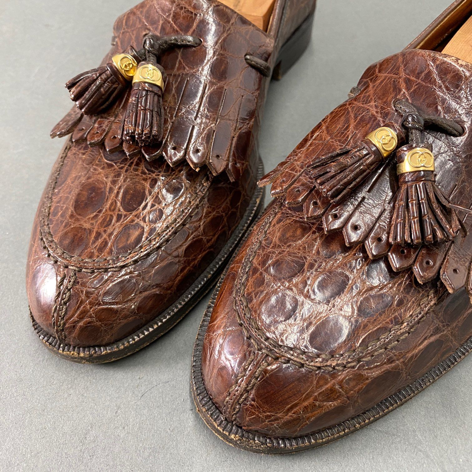 13L22《伊製》GUCCI グッチ 本クロコ GGマーモント タッセルローファー