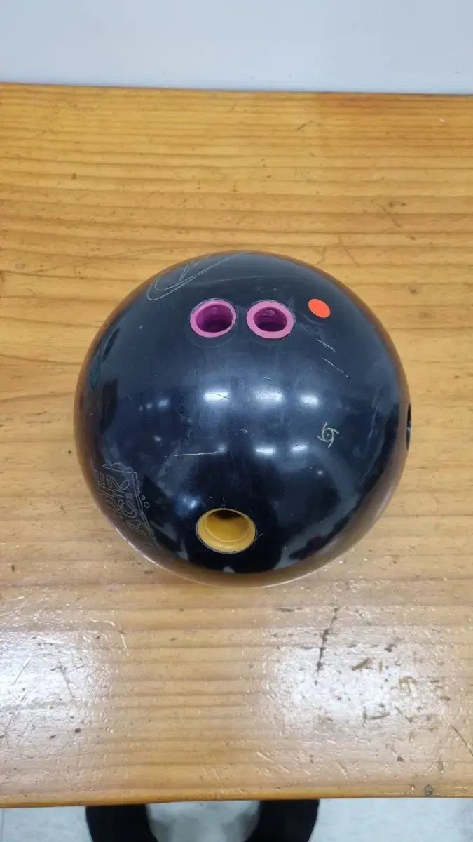 ボウリングボール 15p クラウン・ヴィクトリー（15ポンドメーカー完売・在庫のみ）