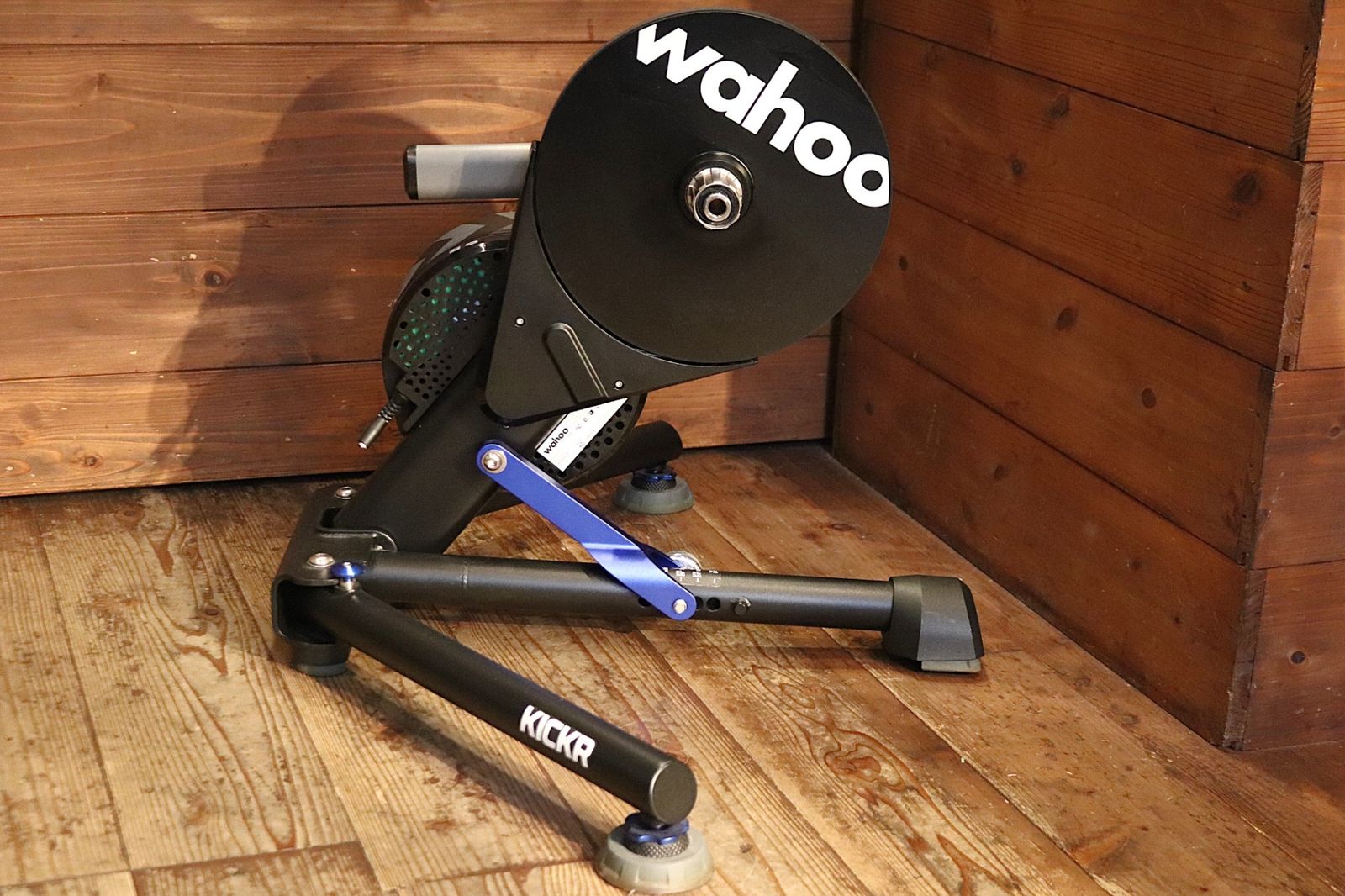 ワフー WAHOO キッカー KICKR V5 スマートトレーナー ローラー台 ZWIFT対応 KICKR 東京南麻布店