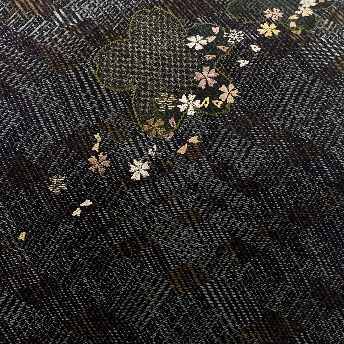 袋帯 美品 秀品 桜 斜め格子 相良刺繍 金糸 青灰色 お太鼓柄