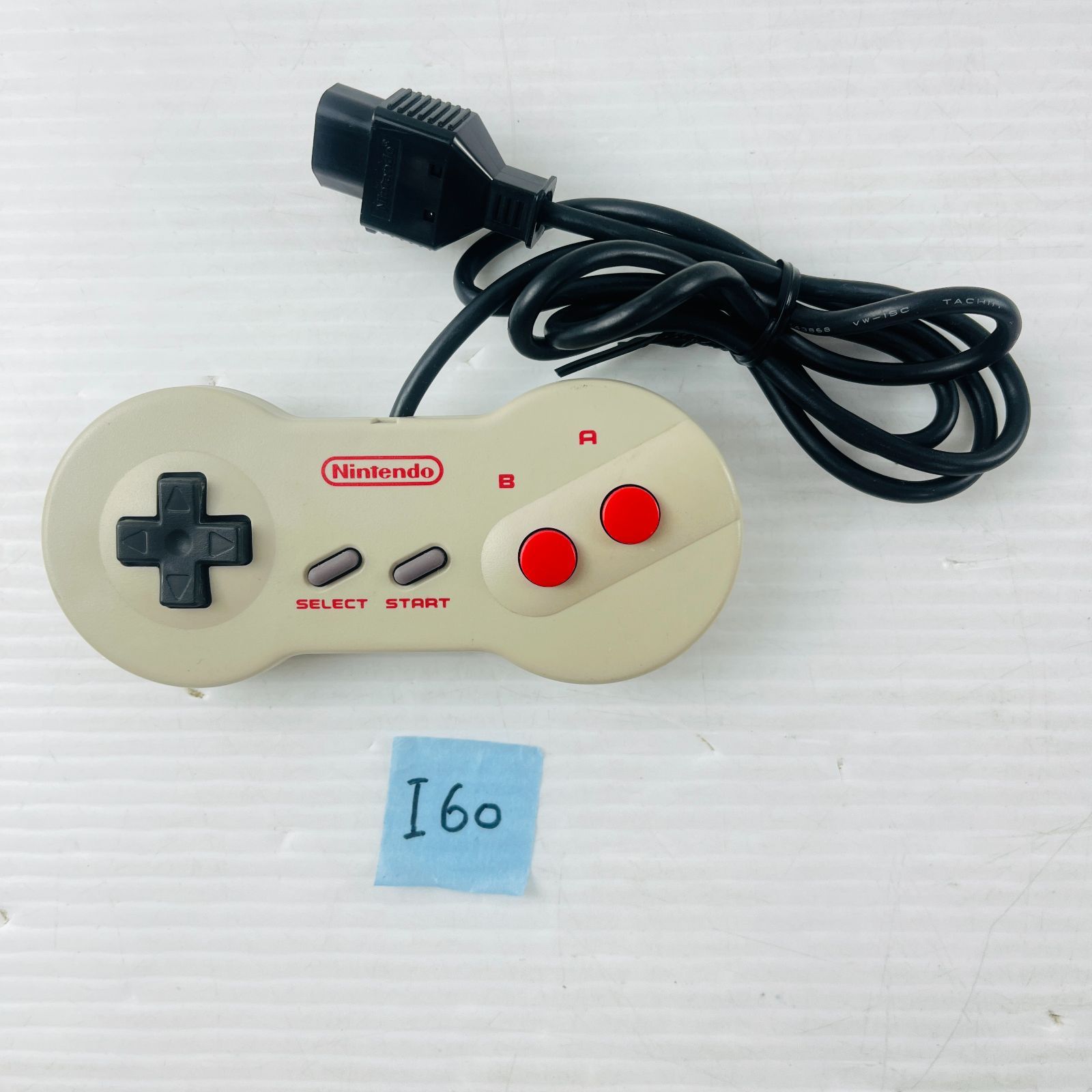 任天堂 Newファミコン HVC-101 コントローラーHVC102 2個 アダプター HVC-002 AVケーブル 中古  Nintendo New Famicom Console HVC-101 JP-NES Japanese