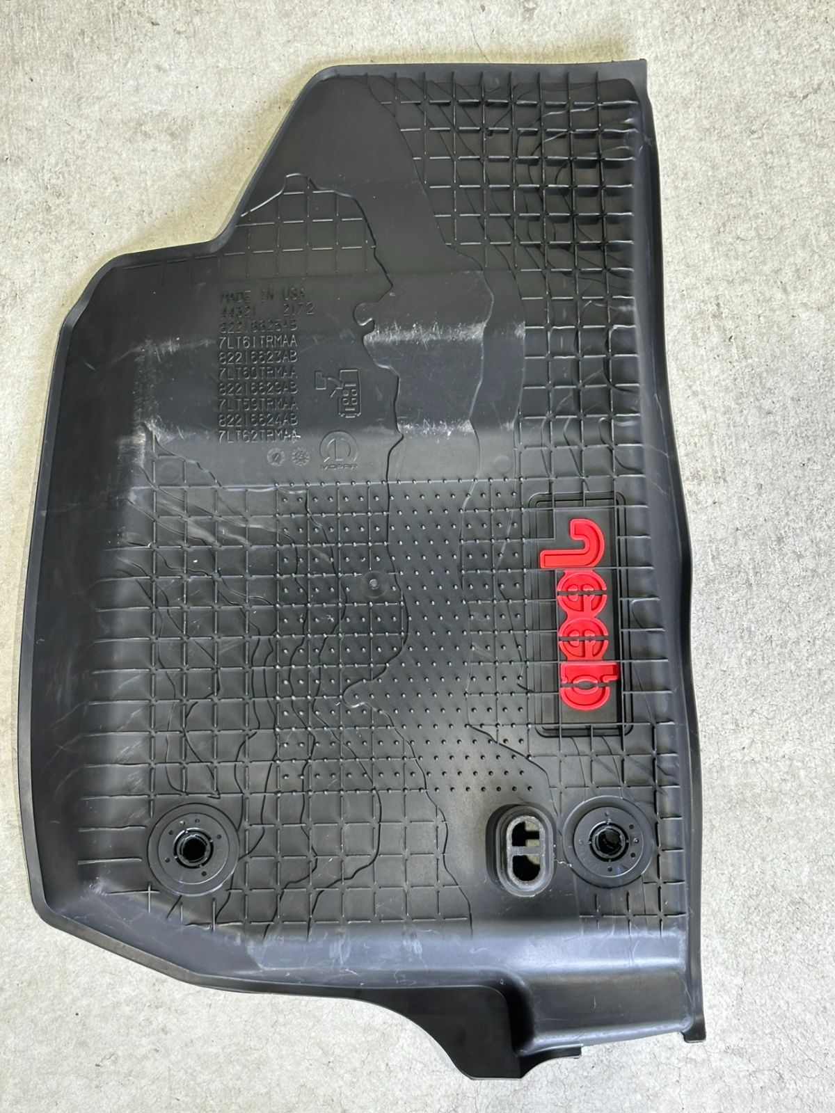 ジープ ラングラー 純正 フロアマット オールウェザー クライスラー