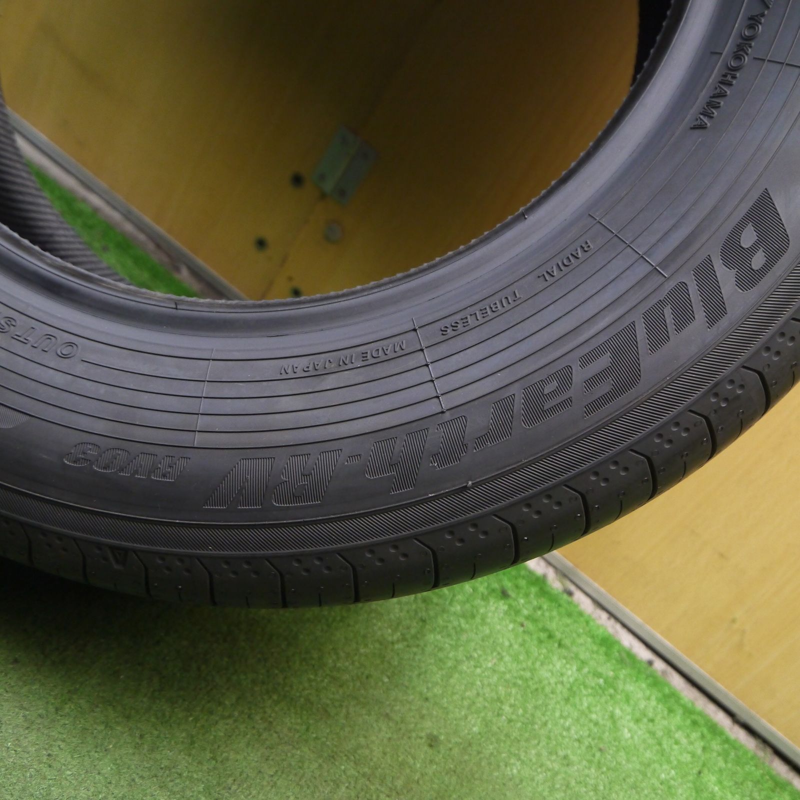 *送料無料*新車外し！23年★195/65R15 ヨコハマ BluEarth-RV RV03 タイヤ 15インチ プリウス ノア ヴォクシー  等★3112805Hノタ