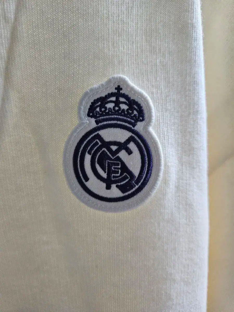 アディダス ルマドリード ハーフジップアップ スウェット